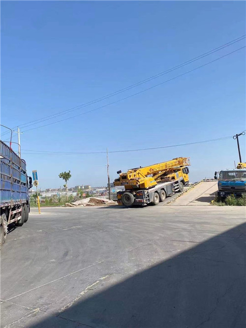 宁晋县25吨吊车的租赁价格大概是多少？